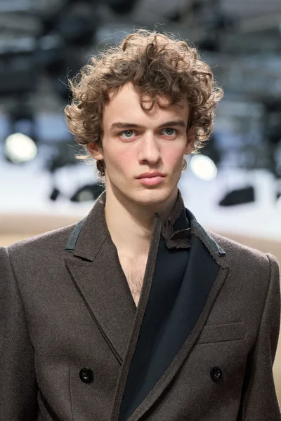 Look 22